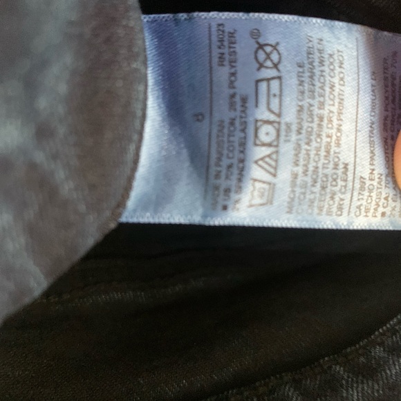 Old navy jeans - Picture 2 of 3